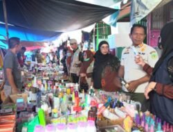 Sidak di Pasar Kawarasan, Tim Pengawasan Lutim Temukan Kosmetik Tanpa BPOM