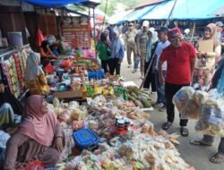 Tinjau Harga Bahan Pokok, Bupati Budiman Lakukan Pemantauan di Pasar