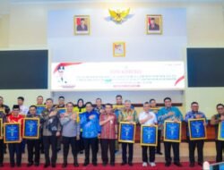 Bupati Luwu Timur Terima Penghargaan dari Pj. Gubernur Sulawesi Selatan