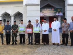 Bupati dan Wabup Lutim Serahkan Berbagai Bantuan Saat Safari Ramadhan di Mangkutana