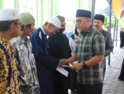 Serahkan Bantuan Rehab Mesjid, Budiman : Harap Digunakan Sebaik-baiknya
