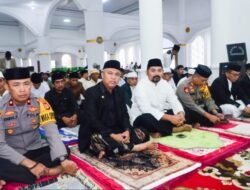 Shalat Idul Fitri di Masjid Agung, Budiman Uraikan Capaian Pembangunan Selama Tiga Tahun Memimpin