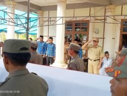 Camat Tomoni Timur Lepas Jenazah Pegawai PKM Tomoni dengan Upacara Kepegawaian