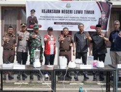 Sekda Bahri Suli Hadiri Pemusnahan Barang Bukti Tindak Pidana Umum di Kejari Lutim
