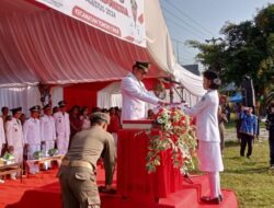 Upacara HUT ke-79 RI di Kecamatan Tomoni Timur Berlangsung Khidmat, Camat Jadi Irup