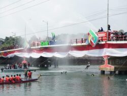 Rayakan HUT RI ke-79, Mori Dive Club Kibarkan Bendera 100 Meter