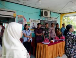 Camat Tomoni Timur Tegaskan Pentingnya Integritas Bagi Aparat Desa Manunggal