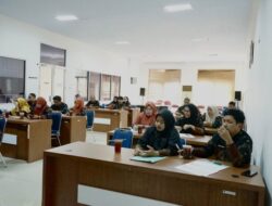 Plt. Kadis Kominfo-SP Lutim Rakor Internal Bersama para Staf