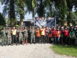 Peringati HUT TNI, Pabung Lutim Bersama Pemerintah Lakukan Karya Bakti