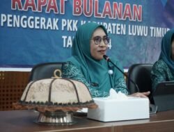 Sufriaty Pimpin Rapat Bulanan Dalam Rangka Evaluasi Program yang Telah Terealisasi