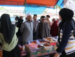 Hangatnya Kebersamaan! Bupati Luwu Timur Sapa Warga di Pasar Ramadhan