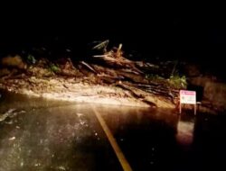 Kapolsek Mangkutana Rela Sewa Alat Berat Demi Percepat Evakuasi Longsor di Kasintuwu