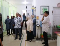 Sidak PKM Malili, Bupati : Pasien Harus Diutamakan, Bukan Administrasi