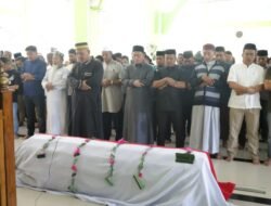 Bupati Irwan Lepas Jenazah Adik Wakil Bupati Luwu Timur