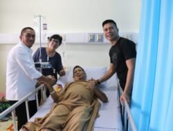 Wujud Kepedulian, Bupati Luwu Timur Jenguk Langsung Warganya di RS Unhas