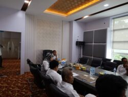 Rapat Bersama Perumda Waemami, Bupati Irwan Tekankan Ketersediaan Air Bersih di Wilayah Pesisir