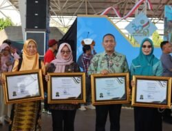 Bupati, Wabup, dan Ketua TP PKK Lutim Terima Penghargaan dari Menteri Pembangunan Keluarga