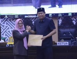 Wabup Puspawati Sampaikan Jawaban Atas Pemandangan Fraksi Ranperda APBD 2024
