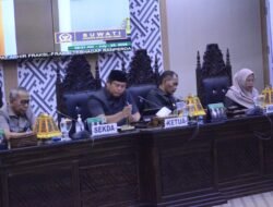 Sekda Lutim Hadiri Paripurna Pendapat Akhir Fraksi Terhadap Ranperda APBD 2024