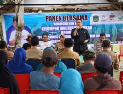 Buka Acara Panen Kebun Berkah, Bupati Irwan Siap Majukan Sektor Pertanian