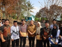 Kebakaran Hanguskan Rumah Dinas Guru, Bupati Lutim Datang Membawa Empati dan Bantuan