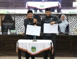 Bupati Irwan Hadiri Paripurna DPRD, KUA-PPAS Lutim 2026 Resmi Disepakati