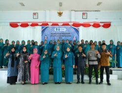 dr. Ani Lantik Ketua dan Pengurus TP PKK Kecamatan Burau, Mangkutana, dan Tomoni