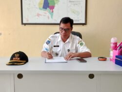 Camat Tomoni Timur Evaluasi Kinerja ASN Lewat Laporan Harian