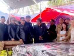 Ketua DPRD Lutim bersama Jajarannya Kunjungi dan Beri Bantuan Kepada Korban Kebakaran di Sorowako