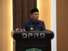 Bupati Irwan Ajak Bacakan Al-Fatihah untuk Korban Aksi Sebelum Menyampaikan Pendapat Akhir