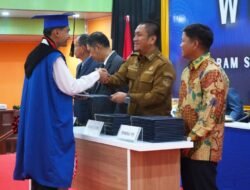 Wisuda XXXII Poliwako, Bupati Dorong Lulusan Siap Bersaing dan Berkontribusi