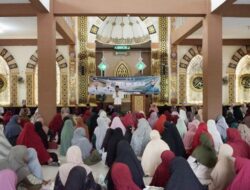 Melalui Kegiatan PKK Mengaji, TP PKK Lutim Ajak Ibu-Ibu Bangun Moral Generasi