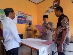 Lantik Anggota BPD Antarwaktu Desa Purwosari, Camat Tomtim : Pahami Aturan yang Berlaku