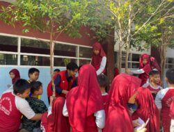 Mahasiswa KKN Universitas Hasanuddin Edukasi Siswa SD Inpres Kantisang Melalui Program “Tani Cilik: Kenal dan Tanam Sayur Sejak Dini”