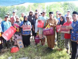 Wabup Puspawati Salurkan Langsung Bantuan Korban Bencana Angin Kencang Angkona