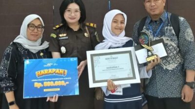 Pelajar Spentiga Angkona Ukir Prestasi di Ajang Pidato Bahasa Inggris Anti Korupsi SulSel