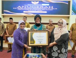 Diskominfo SP Luwu Timur Raih Predikat Informatif pada Anugerah Keterbukaan Informasi Publik 2025