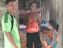 Anggota DPRD Lutim Komang Sujana Berbagi Sembako kepada Masyarakat yang Membutuhkan