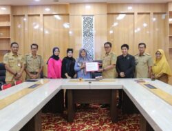 Pemkab Lutim Terima Bantuan Kemanusiaan dari YPRI Al Muthmainnah Towuti untuk Korban Bencana di Aceh