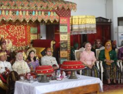 Wabup Luwu Timur Hadiri Tudang Ade’ Peringatan Hari Jadi Luwu ke-758 dan HPRL ke-80