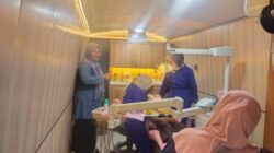 300 Siswa di Lutim Ikuti Skrining dan Perawatan Gigi Program Healthier Smiles Save the Children