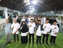 Diguyur Hujan, Warga Mangkutana Tetap Antusias Ikuti Safari Ramadhan Pemkab Lutim