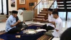 Bupati Luwu Timur Tunaikan Zakat Fitrah di Baznas, Beri Teladan Nyata untuk Masyarakat