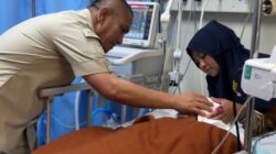 Bupati Irwan Jenguk Ashraf Korban Tenggelam Danau Matano