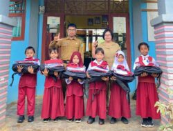 Siswa Kelas Satu SDN 285 Molindowe Terima Seragam Sekolah Gratis, Begini Tanggapan Kepala Sekolah