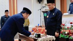 Perkuat Kinerja Pelayanan Publik, Bupati Irwan Lantik Pejabat Administrator dan Fungsional