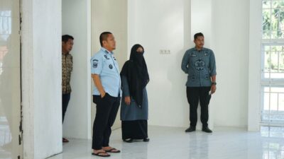 Tinjau Gedung Simpurusiang, Bupati Irwan Tekankan Kualitas Pengerjaan