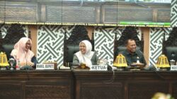 Hadiri Paripurna DPRD, Wabup Puspawati Jawab Pandangan Umum Fraksi soal Ranperda Perumdam Waemami
