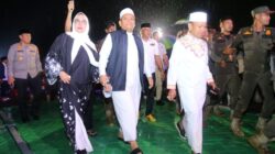 Hujan Tak Surutkan Iman, Ribuan Warga Padati Tabligh Akbar Ustadz Das’ad Latif