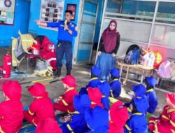Damkar Lutim Kenalkan Bahaya dan Manfaat Api pada Anak Melalui Outing Class